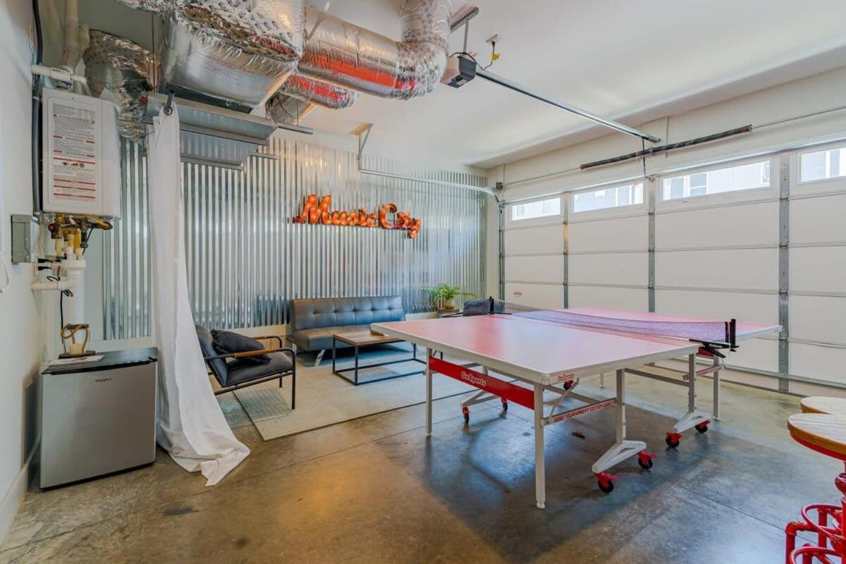 Carrie Underwood'S East Side Rooftop Game Room Nashville Ngoại thất bức ảnh